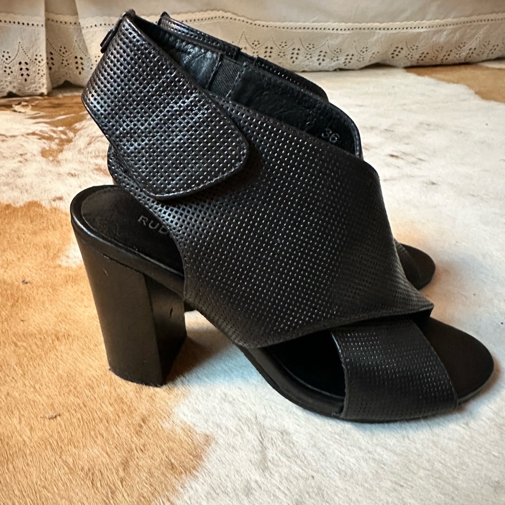 Women's Black Heeled Sandals